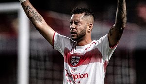 De olho no G4, CRB encara o Vitória
