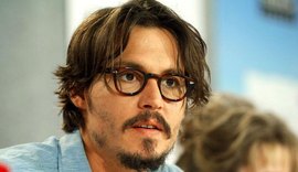 Mulher de 61 anos acha que namora ator Johnny Depp e perde R$ 208 mil em golpe