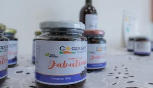 Cooperativa faz degustação de produtos derivados da jabuticaba no Sebrae