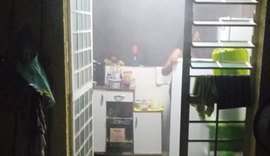 Incêndio: mulher embriagada esquece panelas no fogo e militares evitam tragédia em Boca da Mata