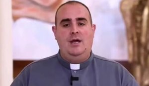 Padre recebe cálice com veneno em missa após fazer críticas à máfia