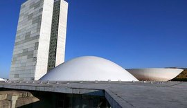 Congresso adia apreciação de vetos sobre fake news e ferrovias