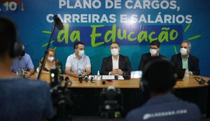 Governador assina sanção do novo PCCS da Educação e salários serão reajustados em 2021