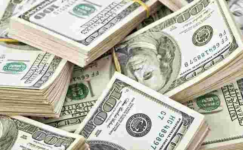 Dólar sobe e volta a R$3,15 com maior aversão ao risco no exterior