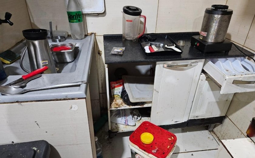 Vigilância Sanitária interdita hamburgueria por descumprir normas sanitárias