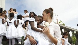 Bruna Marquezine revela desejo de adotar crianças refugiadas