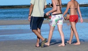 Infectologista alerta sobre risco de transmissão do novo coronavírus nas praias
