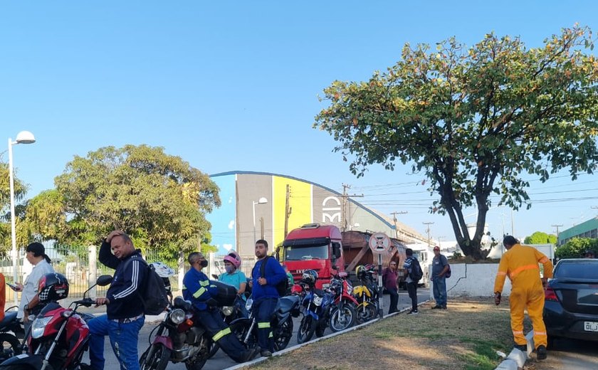 Trabalhadores fecham Porto de Maceió para reivindicar reajuste salarial