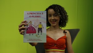 Adolescente de 15 anos conta como escreveu 1º livro