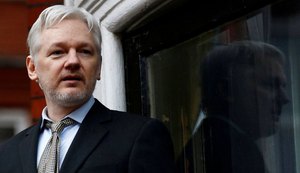 Equador concede cidadania ao fundador do WikiLeaks, Julian Assange