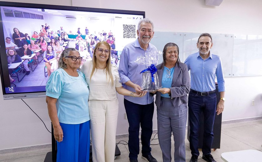 Deputado Paulão entrega equipamentos ao Ifal e fortalece projetos da Associação de Mulheres