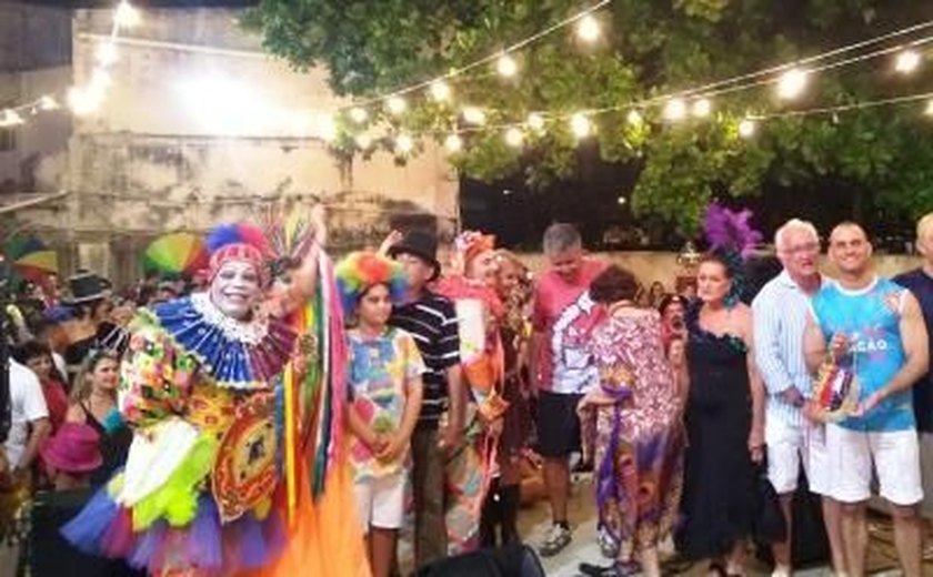 Bloco Vulcão é homenageado com comenda carnavalesca do bloco Filhinhos da Mamãe