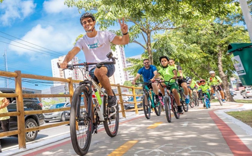 JHC inaugura ciclovia da Avenida Fernandes Lima e beneficia 300 mil pessoas