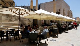 Malta é primeiro país da União Europeia a alcançar imunidade de grupo, anuncia governo