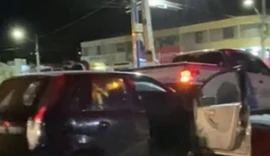Idoso fica ferido após colisão entre carro de passeio e caminhonete da Prefeitura em Delmiro Gouveia