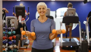 Musculação protege cérebro de idosos contra demência, diz estudo