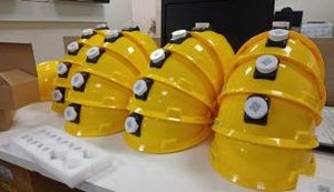 Startup cria dispositivo que alerta trabalhadores de situações de risco em canteiros de obras e fábricas