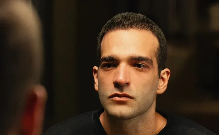 Humberto Carrão muda o visual para nova fase de Afonso Roitman