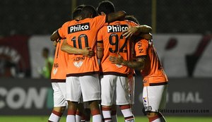 Vitória perde para Atlético-PR em casa e se complica na luta contra Z4