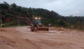 Após deslizamento, Avenida Pierre Chalita é interditada para realização de serviço