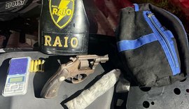 Abordagens da PM apreendem quatro armas de fogo e 3,6 Kg drogas na capital e interior