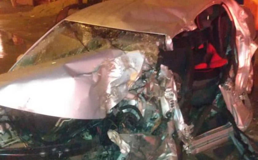 Homem morre após colidir em uma pá carregadeira na BR-104