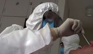 Laboratórios alertam para risco de desabastecimento de testes para covid-19