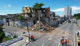 Demolição do Hotel Atlântico após desabamento continua nesta terça-feira (23)