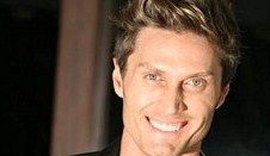 Ator dispensa novelas e fatura R$ 40 mil por mês com vendas de cosméticos