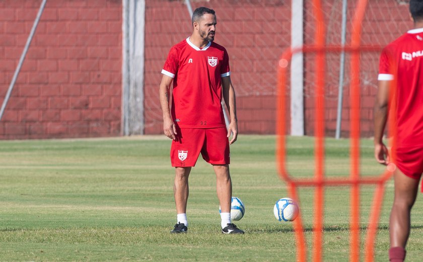 CRB realiza primeira coletiva de Louzer