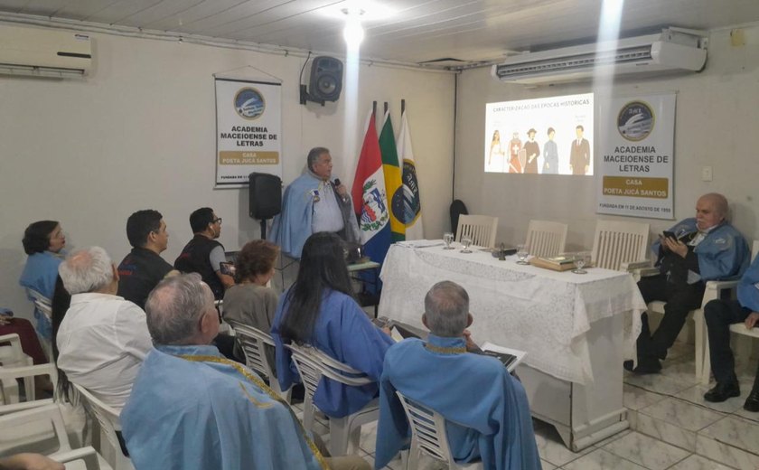 Reunião da Academia Maceioense de Letras é um Sucesso com Palestra sobre Democracia