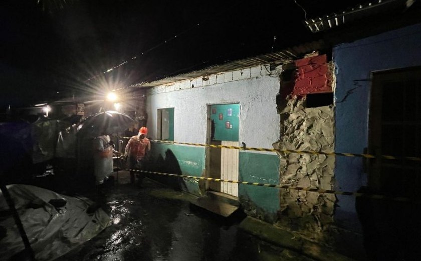 Defesa Civil atende ocorrências e orienta maceioenses durante fortes chuvas