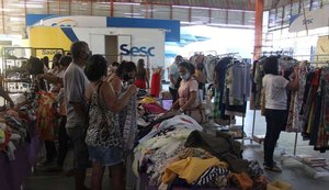 Primeiro bazar beneficente de Natal tem boa receptividade do público