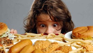 Alimento ultraprocessado afeta saúde de crianças e gestantes