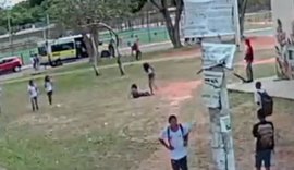 Mulher agride e quebra braço de estudante em frente a escola pública
