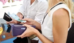 Dia Internacional da Mulher: especialista alerta para abusos financeiros