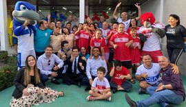 Com presença do CSA e CRB, SINDAV promove ação com crianças do Instituto Amor 21