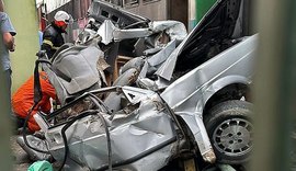 Acidente entre carro e trem deixa motorista ferido