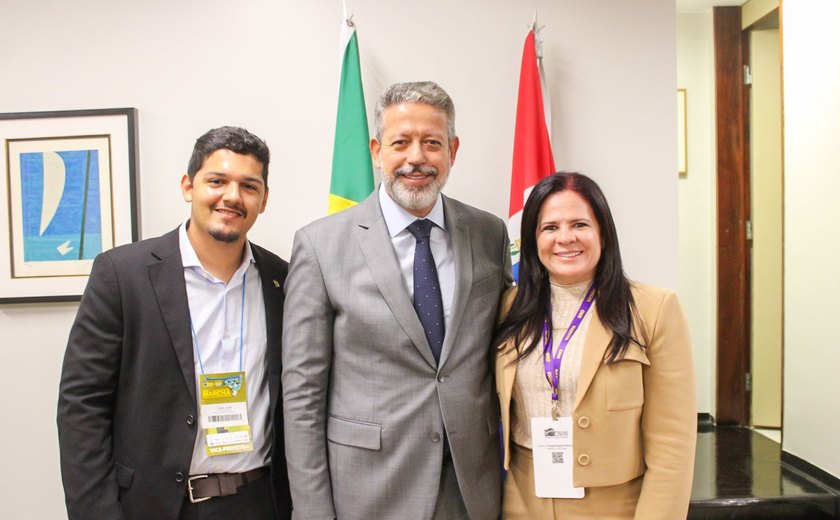 Prefeita Lívia Carla reforça compromisso com Barra de Santo Antônio em agenda estratégica durante a Marcha dos Prefeitos, em Brasília