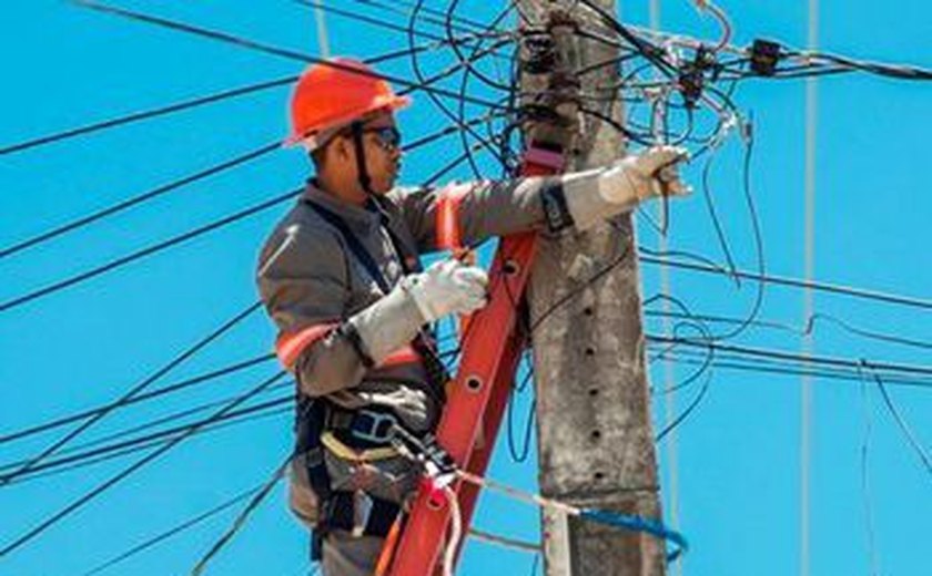 Eletrobras suspenderá fornecimento de energia em 13 cidades do Sertão