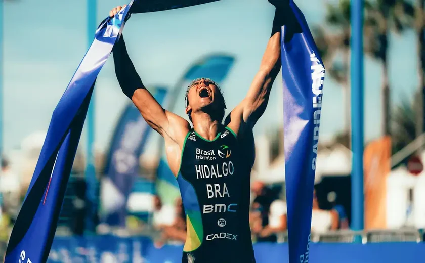 Miguel Hidalgo conquista vitória histórica na elite do triatlo mundial