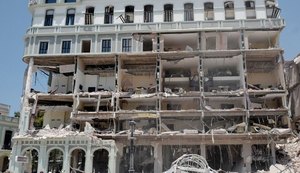 Mais quatro corpos são retirados de hotel destruído em Havana