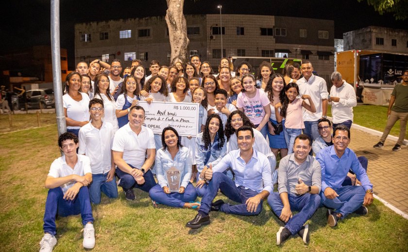 Prefeito JHC prestigia apresentações de corais cristãos na Praça da Bíblia