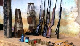 Fiscais flagram armas, munição e aves em cativeiro na Estação Ecológica de Murici