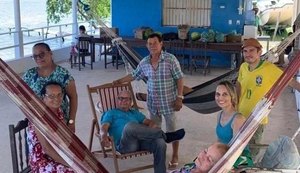 Fiéis trocam folia pelo retiro espiritual