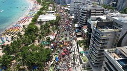 Pinto da Madrugada celebra 26 anos de história e arrasta multidão na orla de Maceió