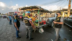 Prefeitura atende solicitação de comerciantes e fiscaliza Feirinha do Tabuleiro