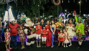 Chegada do Papai Noel e acendimento das luzes marcam a abertura do Natal Luz em Coruripe