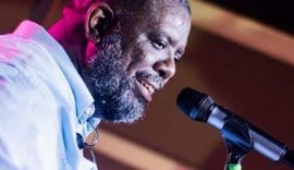 Cantor Péricles é internado em São Paulo e passa por cirurgia