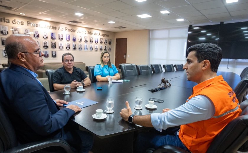 Prefeito JHC se reúne com presidente do TJ/AL para apresentar atualizações sobre região do Mutange